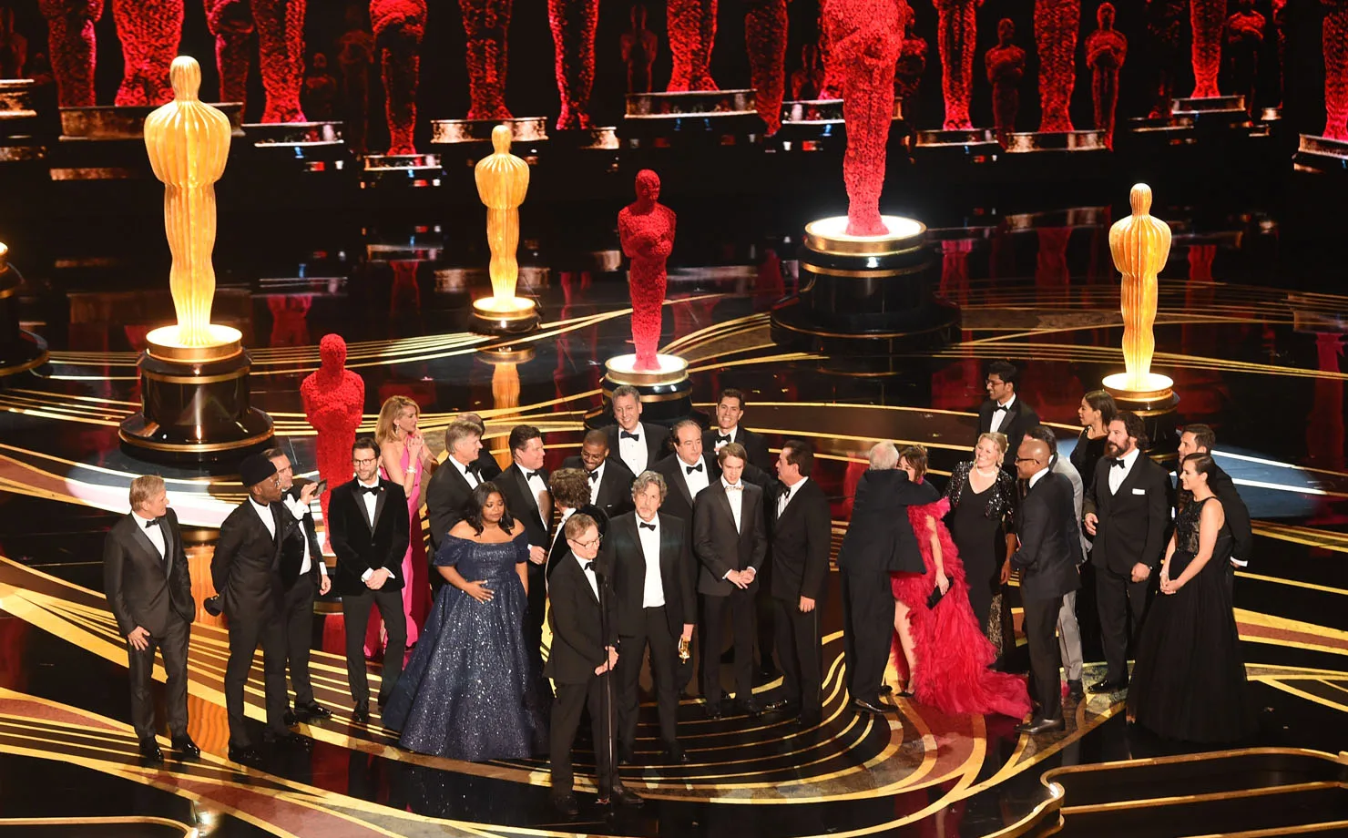 HOLLYWOOD, CALIFORNIA - FEBRUARY 24: Cast and crew of 'Green Book' accept the Best Picture award onstage during the 91st Annual Academy Awards at Dolby Theatre on February 24, 2019 in Hollywood, California. (Photo by Kevin Winter/Getty Images)