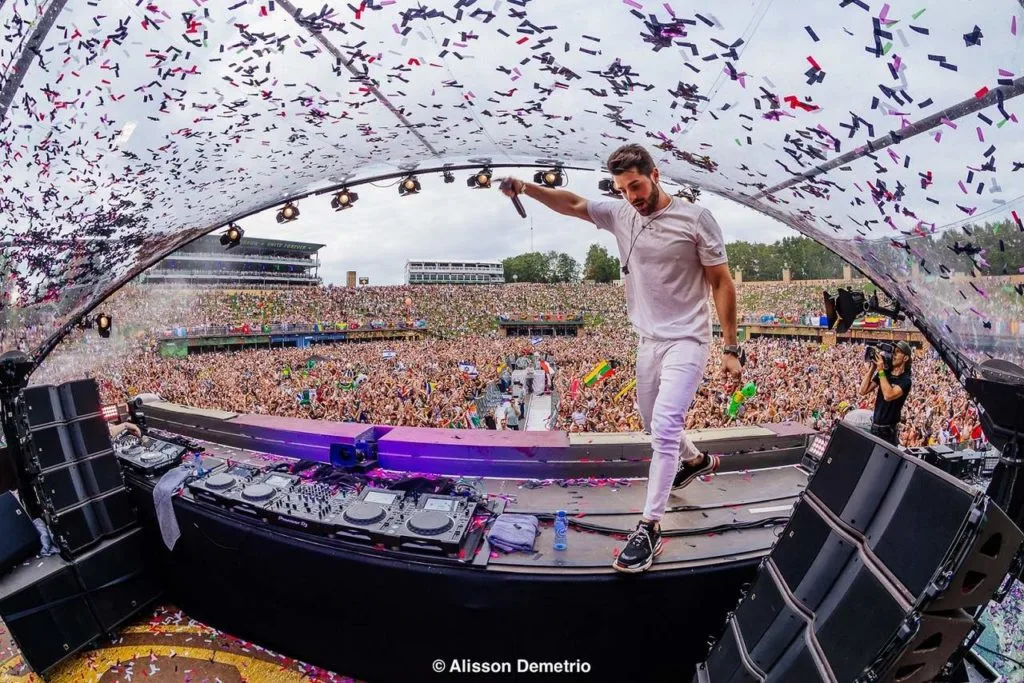 Alok Tomorrowland_Easy-Resize.com