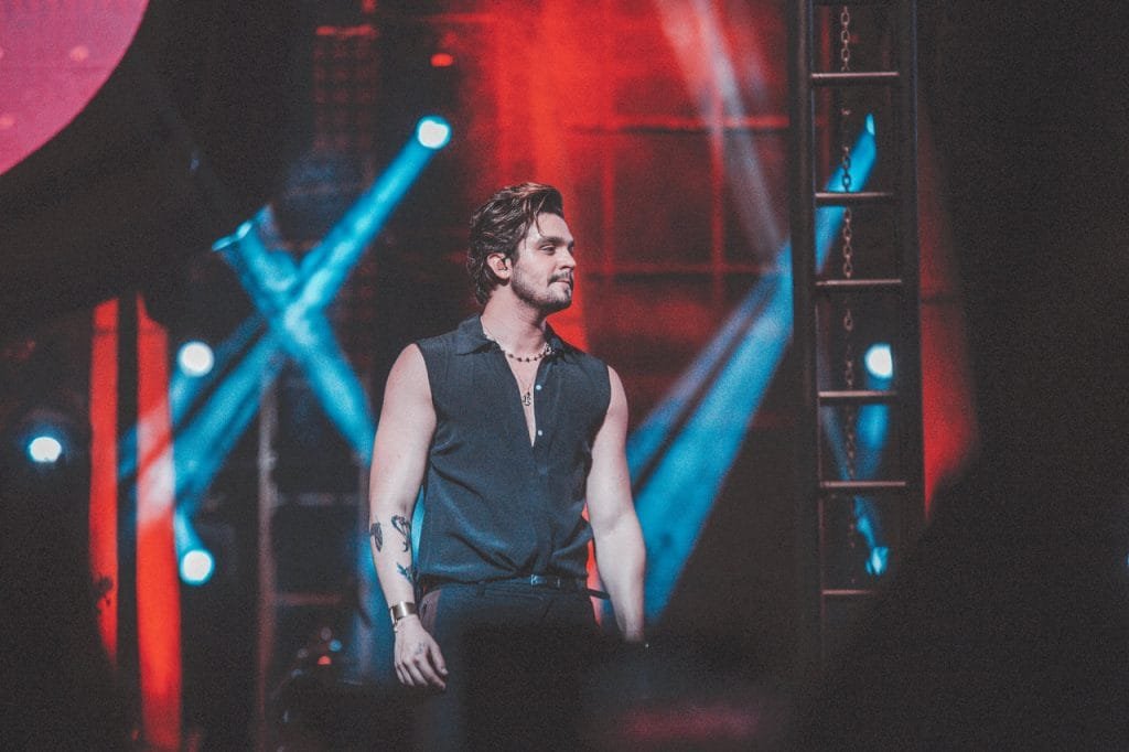 LUANVIVASAOPAULO-27-10-19-52_Easy-Resize.com_