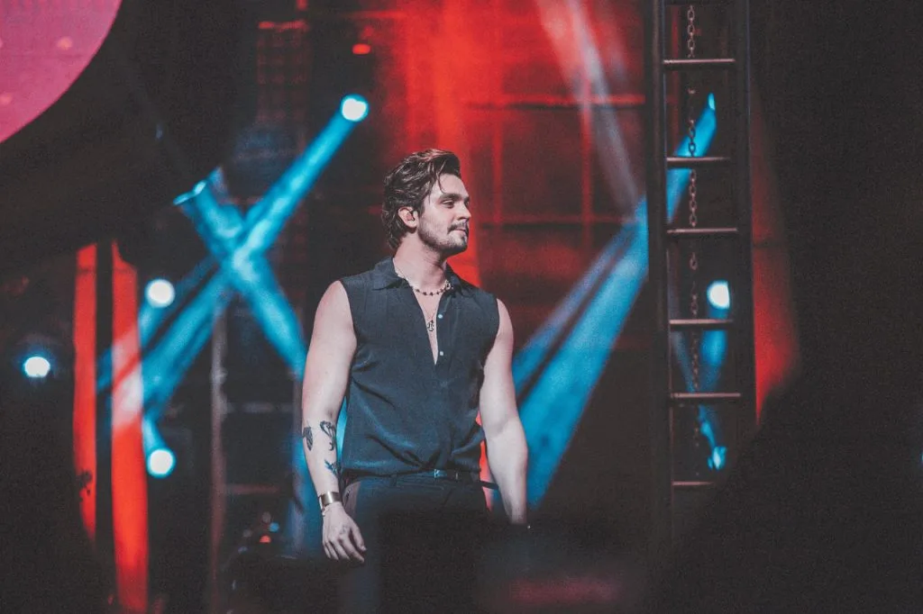 LUANVIVASAOPAULO-27-10-19-52_Easy-Resize.com_