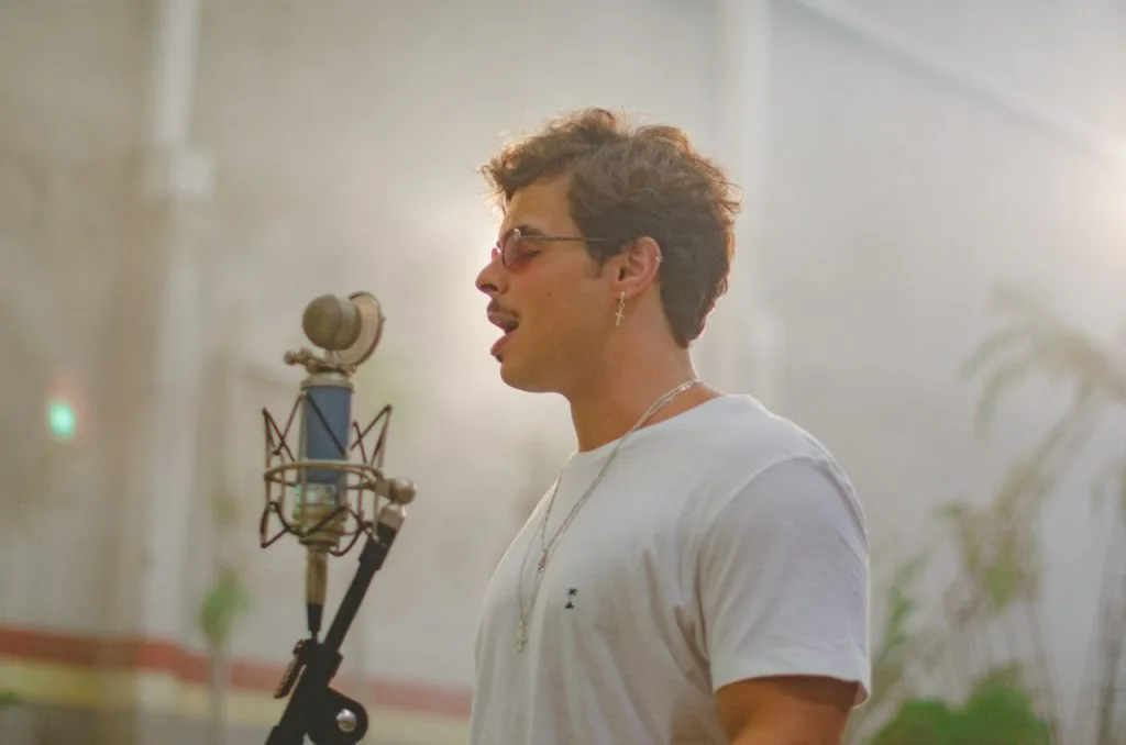 Aversa_Easy-Resize.com