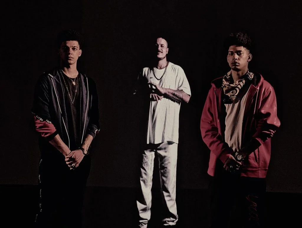 2STRANGE_Easy-Resize.com (1)