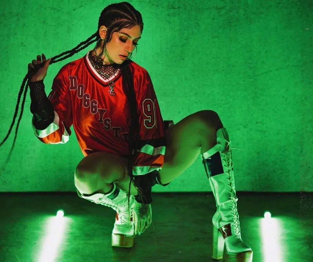 Clau_Easy-Resize.com