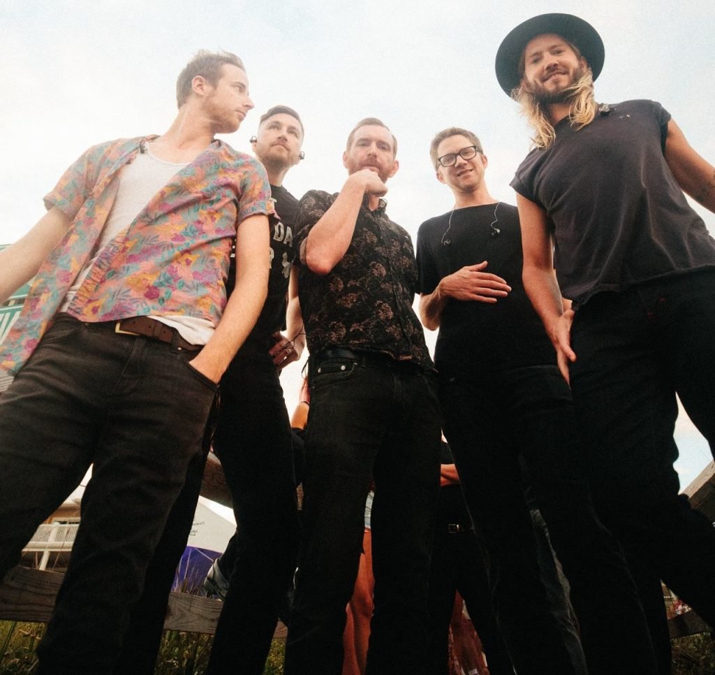 Moon Taxi_Easy-Resize.com