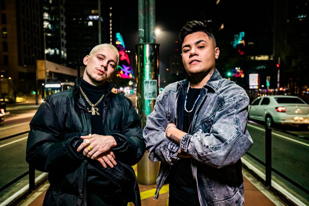 pk e felipe araujo foto wc no click_Easy-Resize.com