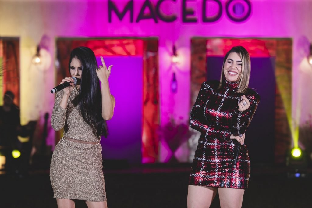 Allana Macedo e Naiara Azevedo_Easy-Resize.com