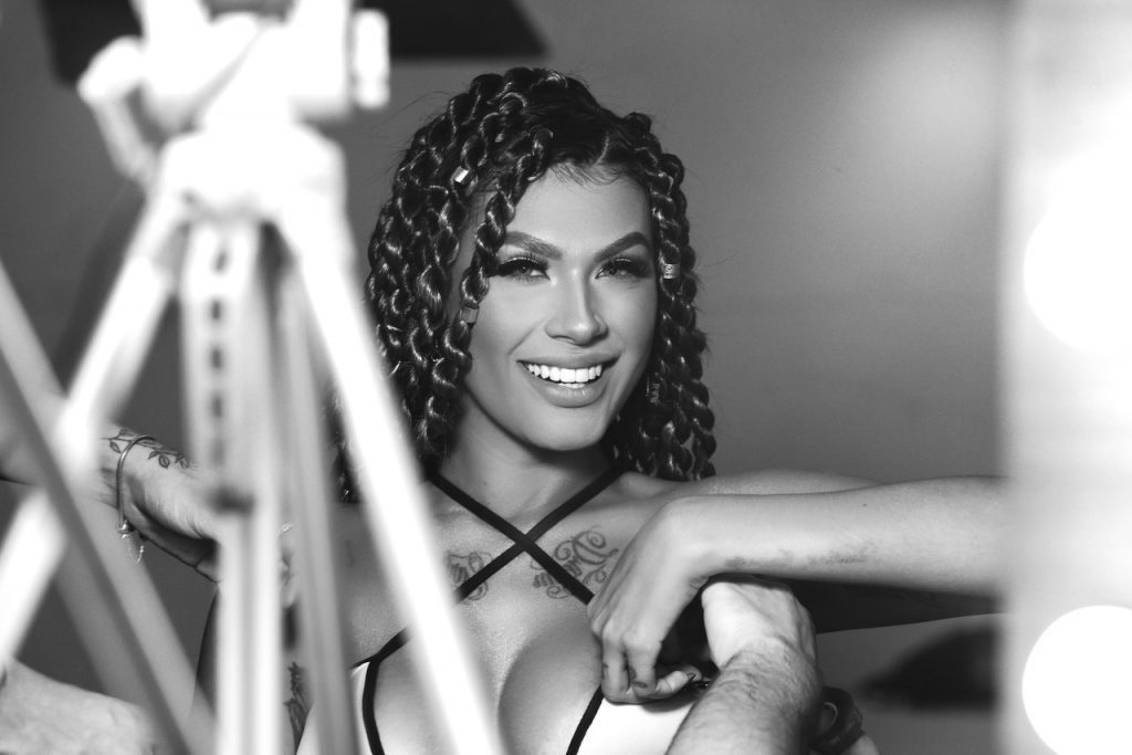 Pocah - Ernna Cost_Easy-Resize.com