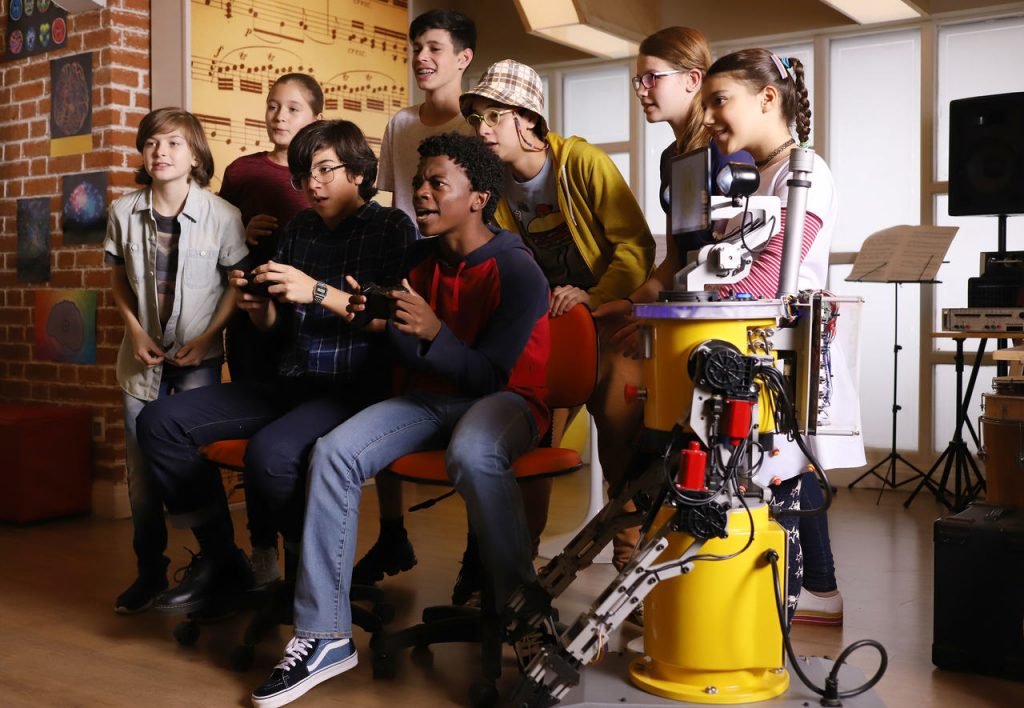 escola de genios_Easy-Resize.com