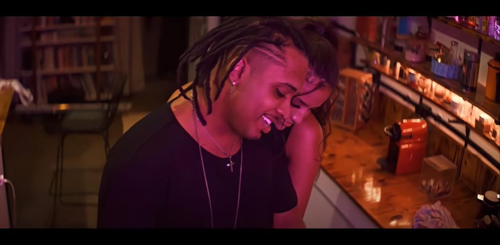 lionel_Easy-Resize.com