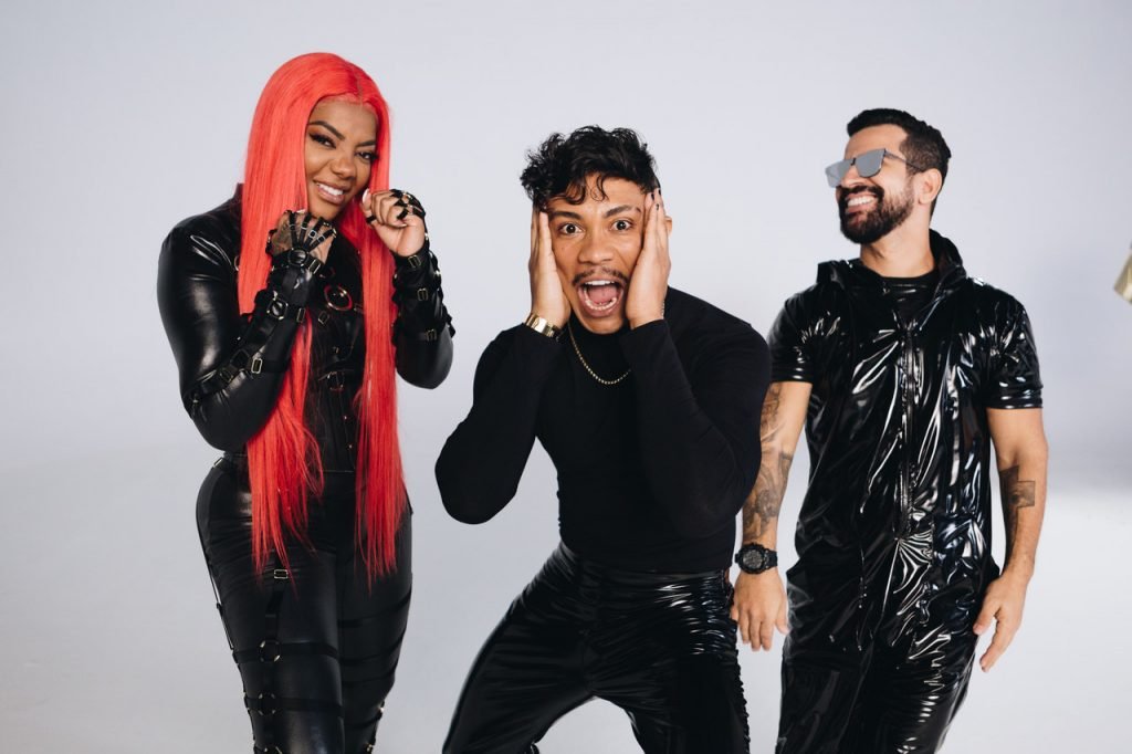 Dennis, Ludmilla e Xamã_Easy-Resize.com