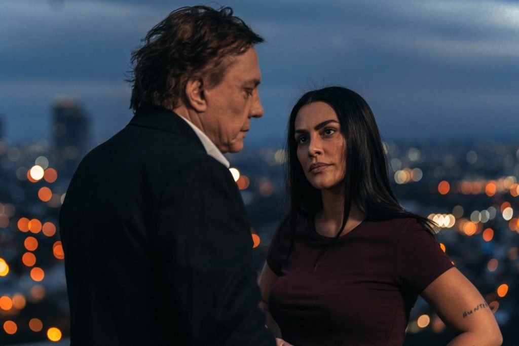 Me Tira da Mira Larissa Marques_Easy-Resize.com