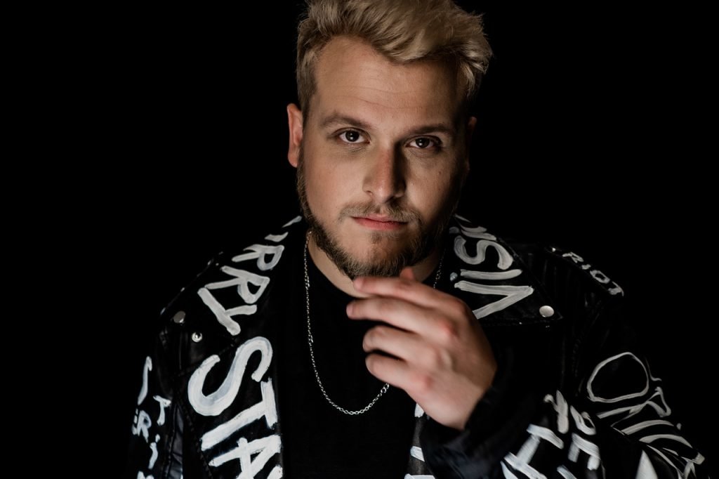 Bruno Martini - Seven-Zee---3-_Easy-Resize.com