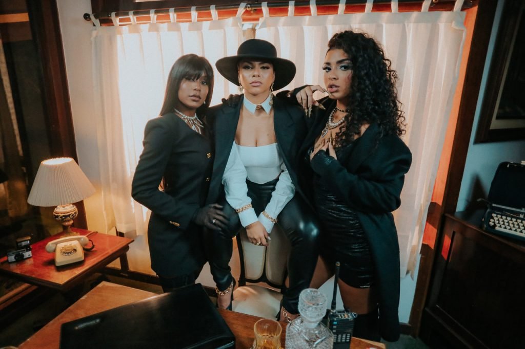 FOTO GABILY MC REBECCA E BIANCA CLIPE PONTINHO INDECENTE - Crédito Arthur Rodrigues_Easy-Resize.com