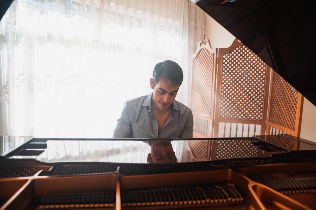 Rafa-Valle-picture-1_Easy-Resize.com