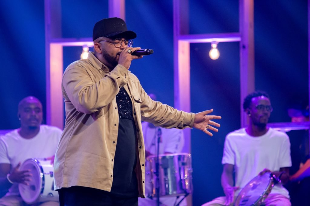 tiee_Easy-Resize.com