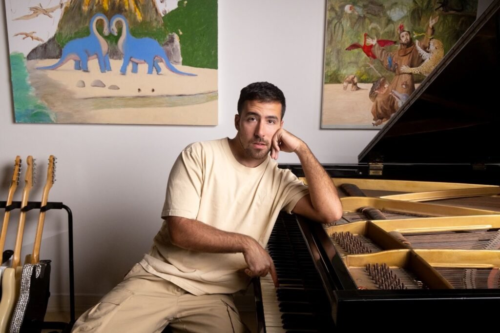 Julio Secchin anuncia show de lançamento de seu novo disco "Erupçando" na Casa Natura Musical