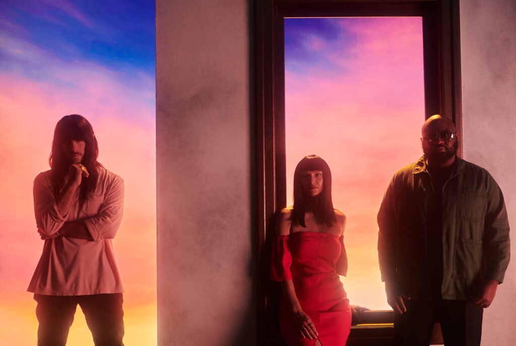 Khruangbin lança o single "May Ninth" e anuncia novo álbum para abril