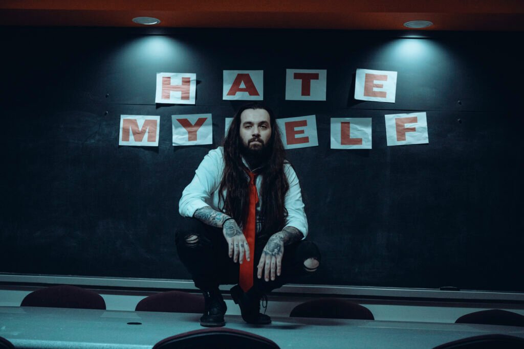 Letdown. lança novo single e vídeo "Hate Myself" sob direção de Max Moore