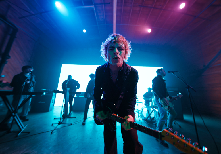 The Driver Era, a atração do Lolla 2024, lançou o vídeo de "Get Off My Phone"