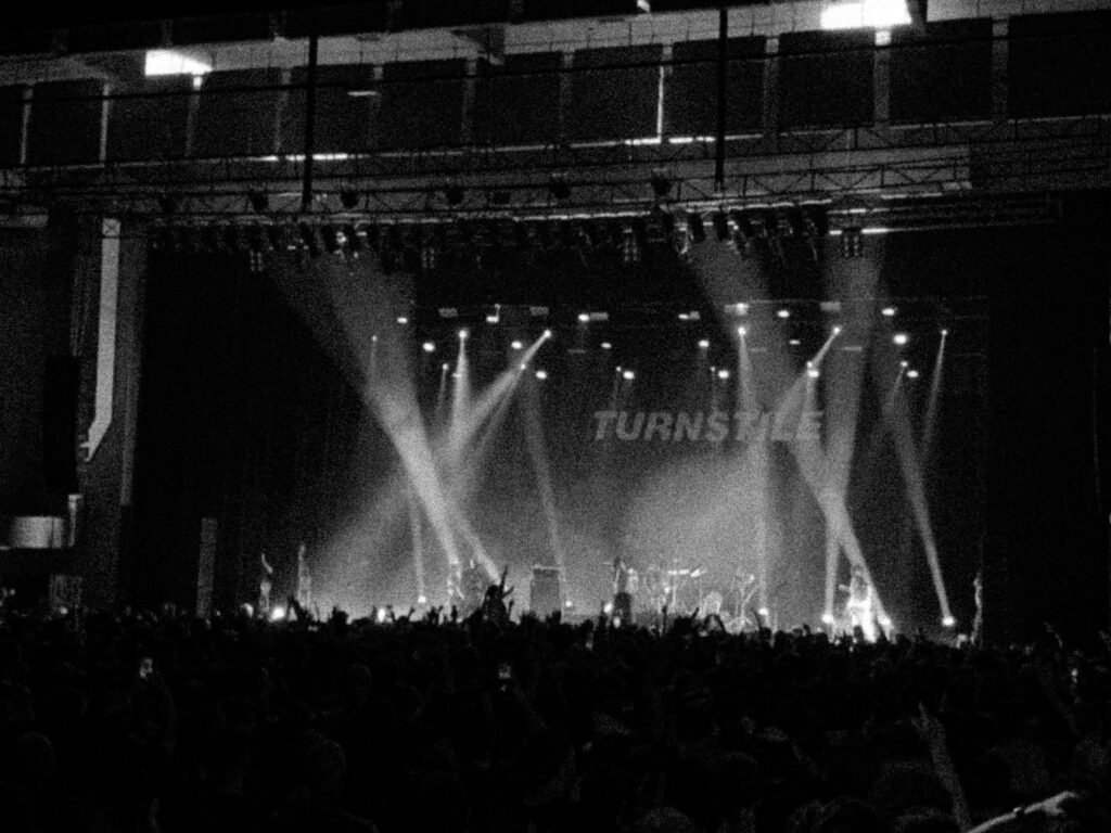 Turnstile traz um verdadeiro culto ao hardcore para show em São Paulo