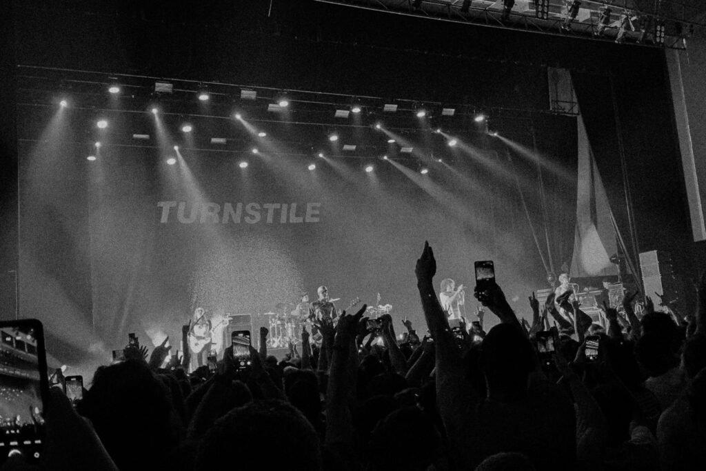 Turnstile traz um verdadeiro culto ao hardcore para show em São Paulo