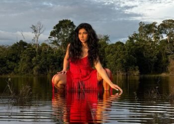 Na imagem: Zaynara no clipe de “Sou do Norte, com crédito: Guilherme Takshy.