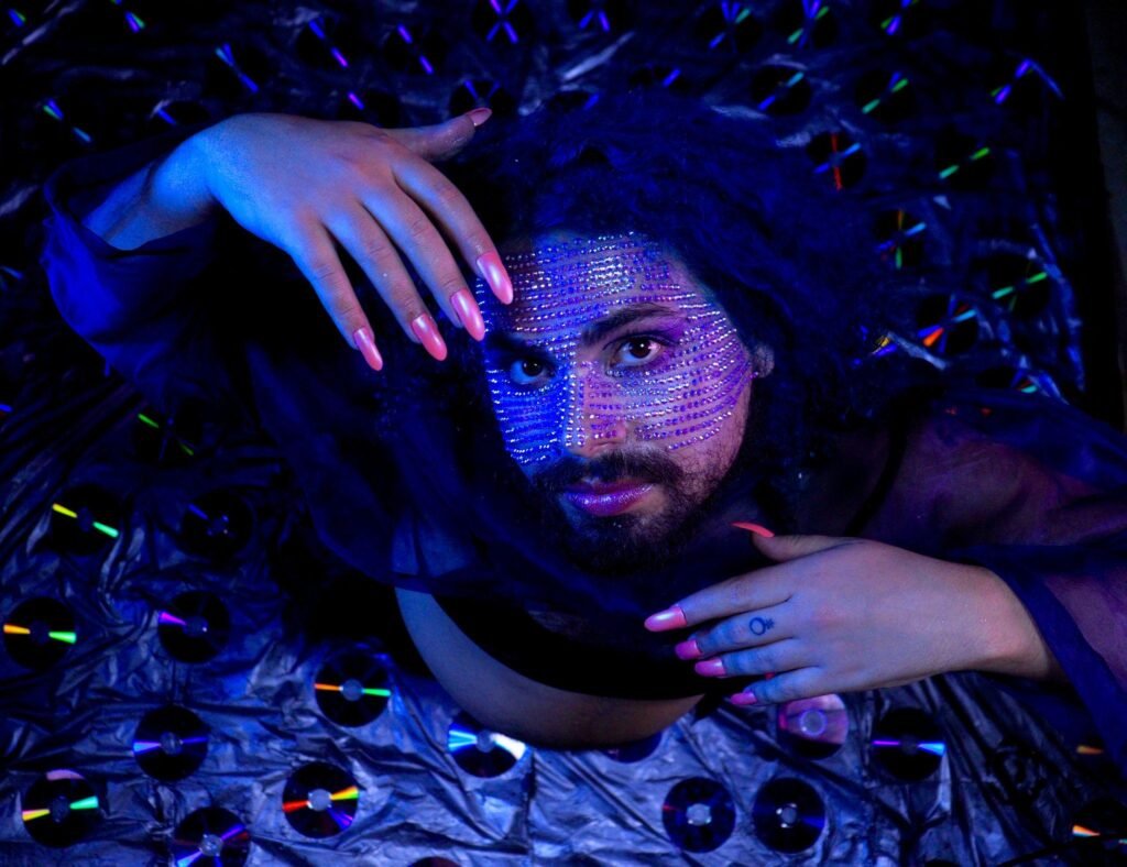 Alexys Agosto lança o segundo ato do disco "A Fabulosa Viagem de Futurística"