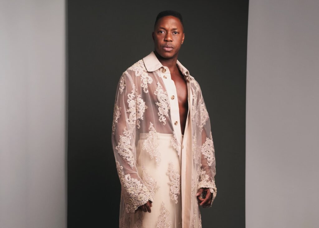 Tiago Barbosa retorna ao musical "O Rei Leão" e apresenta show inédito