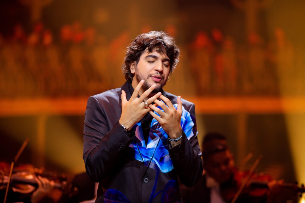 Nattan recria clássico de Roberto Carlos para trilha da novela "Família é Tudo", da TV Globo