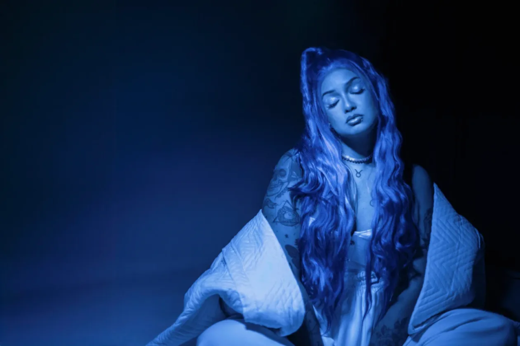 Ella Medrá lança single parte de trilogia sobre flerte, amor e decepção