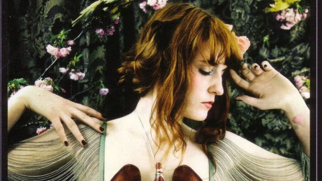 "Lungs", primeiro álbum de Florence + The Machine completa 15 anos