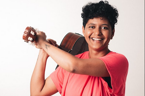 Entre Nova MPB e dança contemporânea, Renata Lopes lança clipe de "Sentir"