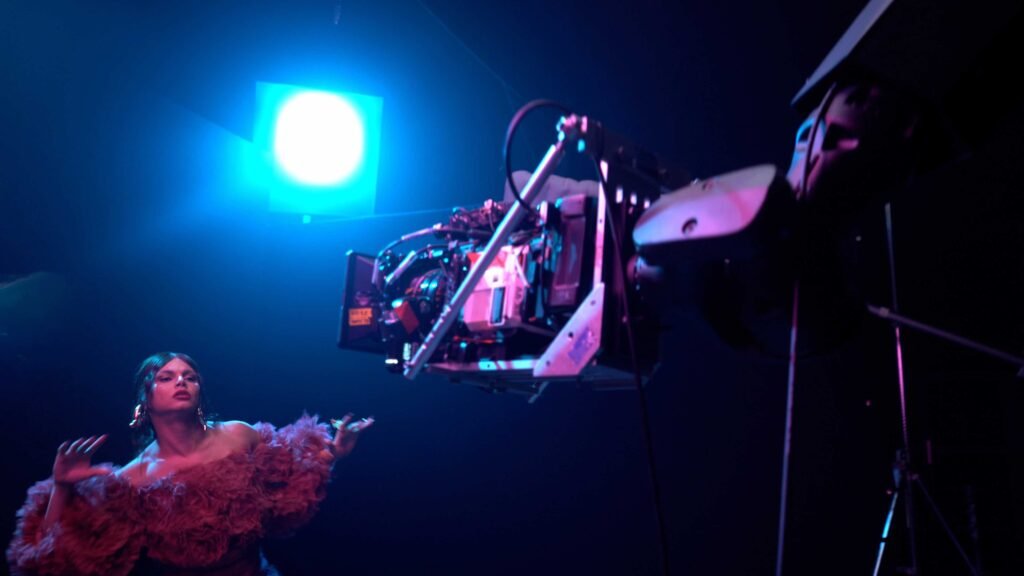 Assucena compartilha o clipe de "Nu"; assista