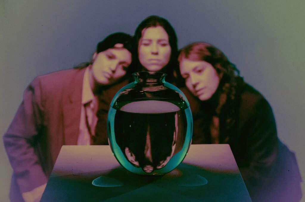 Entrevista: Baru Baru explora novos horizontes musicais com "Distopia"