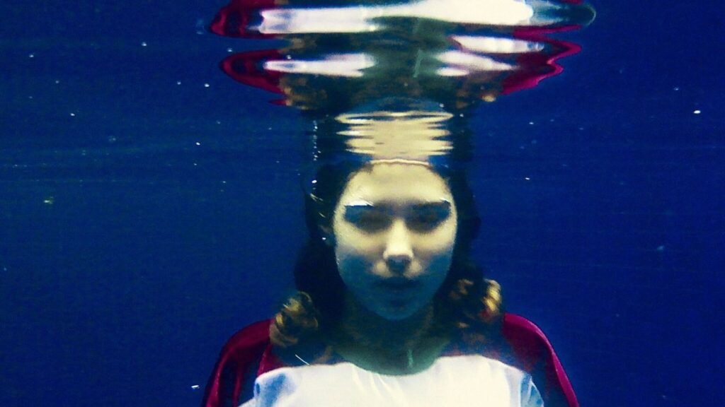 “Tontom Perigosa” e a jornada de uma artista independente