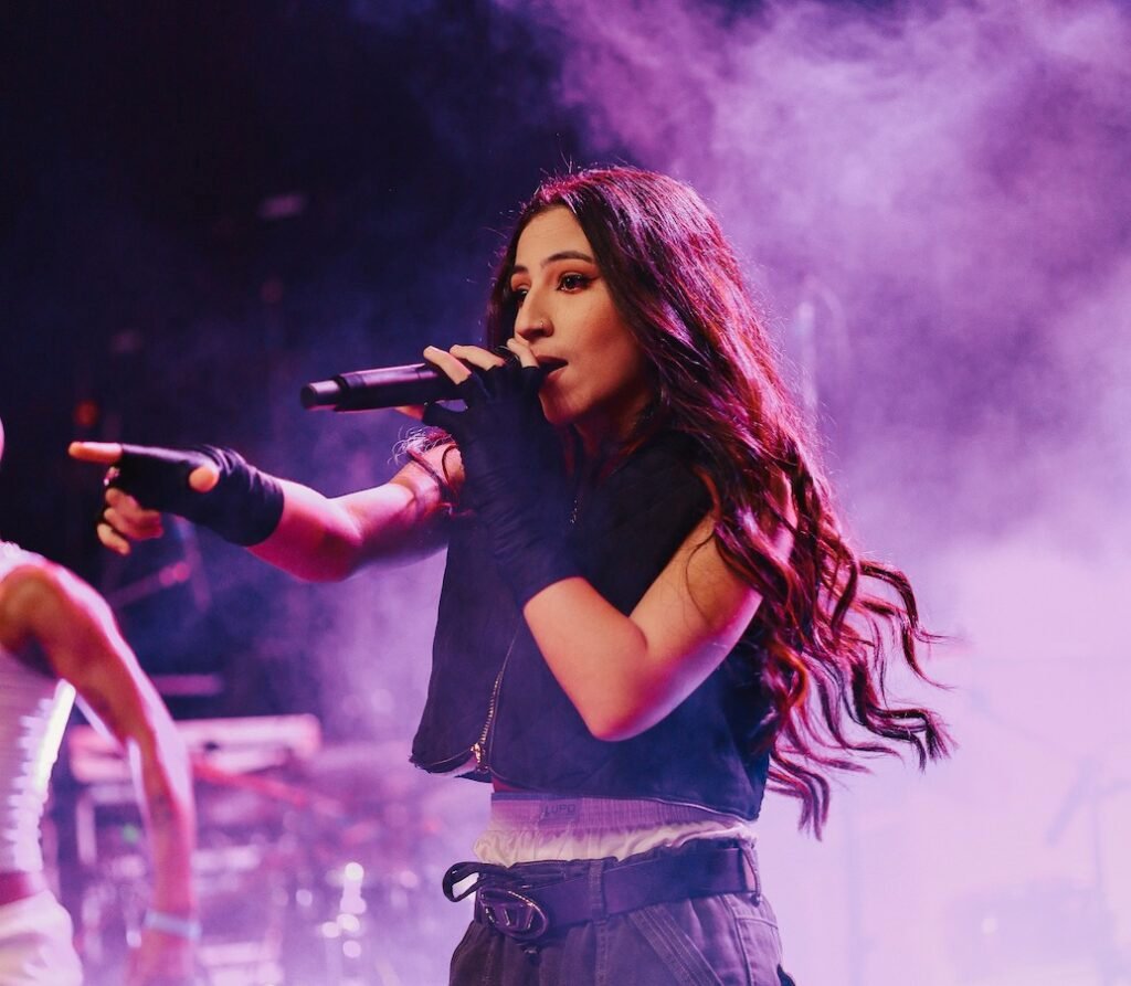 Com MC Cabelinho e Caio Luccas, Gioli brilha no evento Rap no Morro