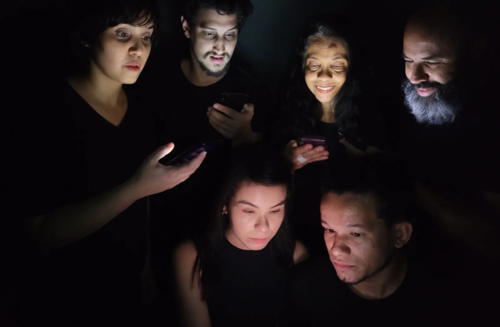 Espetáculo "O Gênio da Lâmpada e o Tempo" leva reflexão e diversão para a Baixada Fluminense 