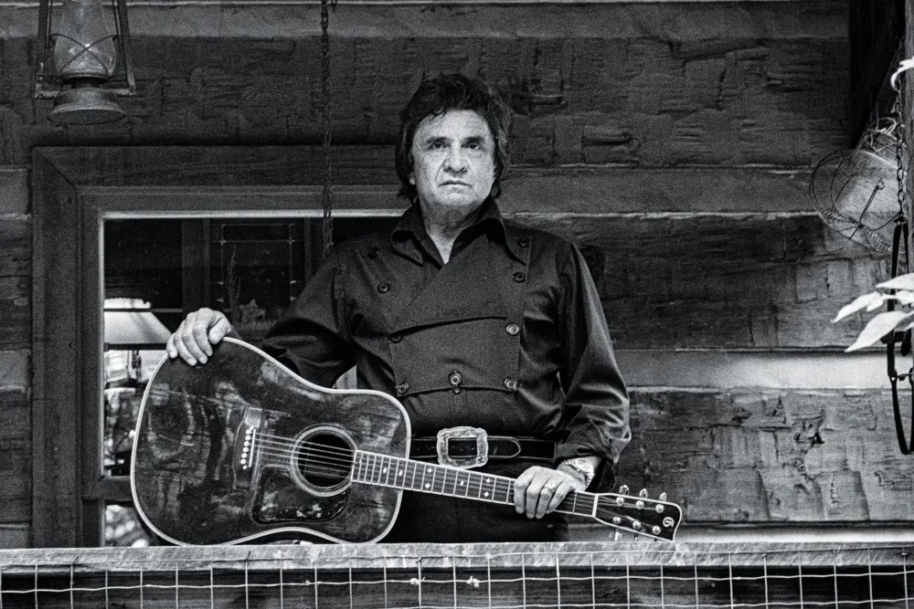 Novo álbum de Johnny Cash, “Songwriter”, é uma eterna lembrança do passado
