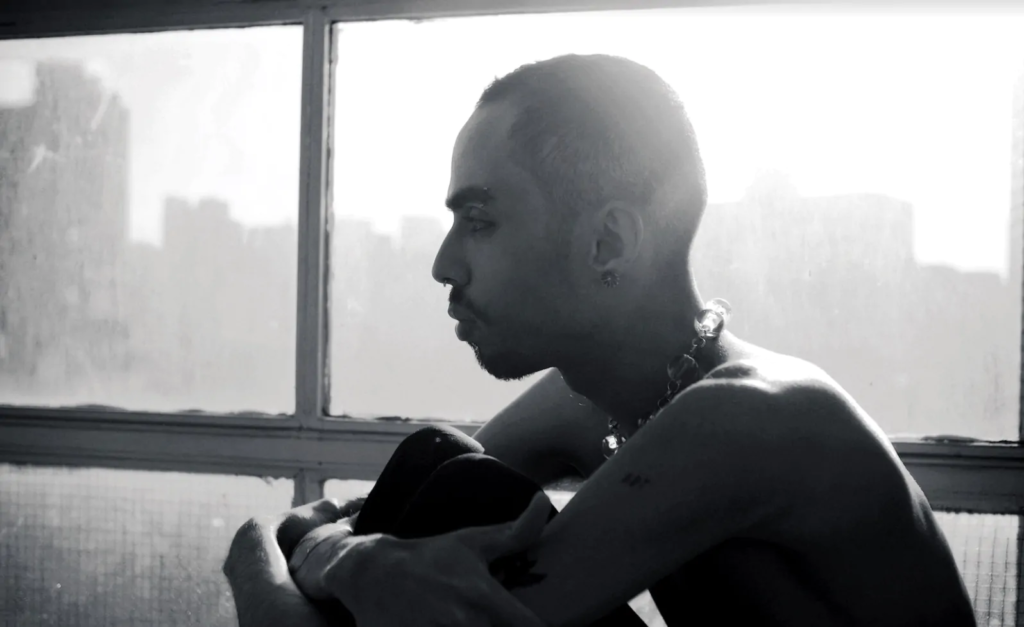 Cantor Victor John fala sobre próximos passos após lançamento de "Aniquilamento"