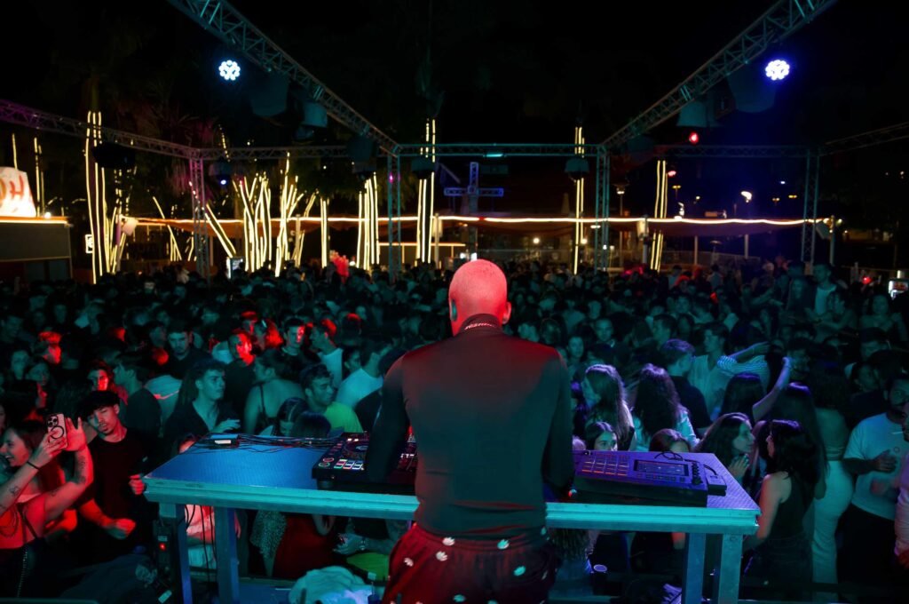 DJ Zullu agita o verão europeu com shows e parceria com fenômeno franco-camaronês Yamê