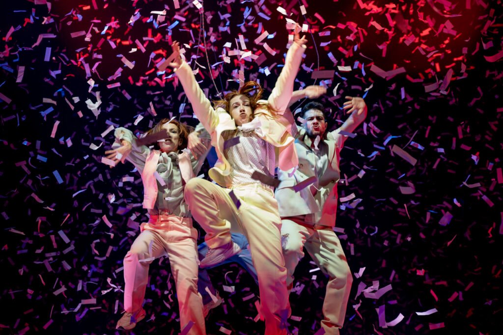 Últimas semanas para vivenciar a experiência de Fuerza Bruta em São Paulo