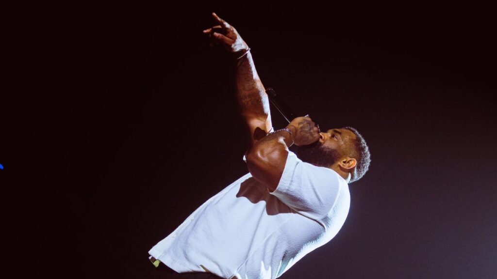 Plateia se rende à magia de "Fetiche" em show memorável de Baco Exu do Blues | Foto: Ygor Monroe