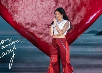 A cantora e compositora Lary lança nesta sexta-feira, 16 de agosto, a segunda parte do projeto "Com Amor, Lary".