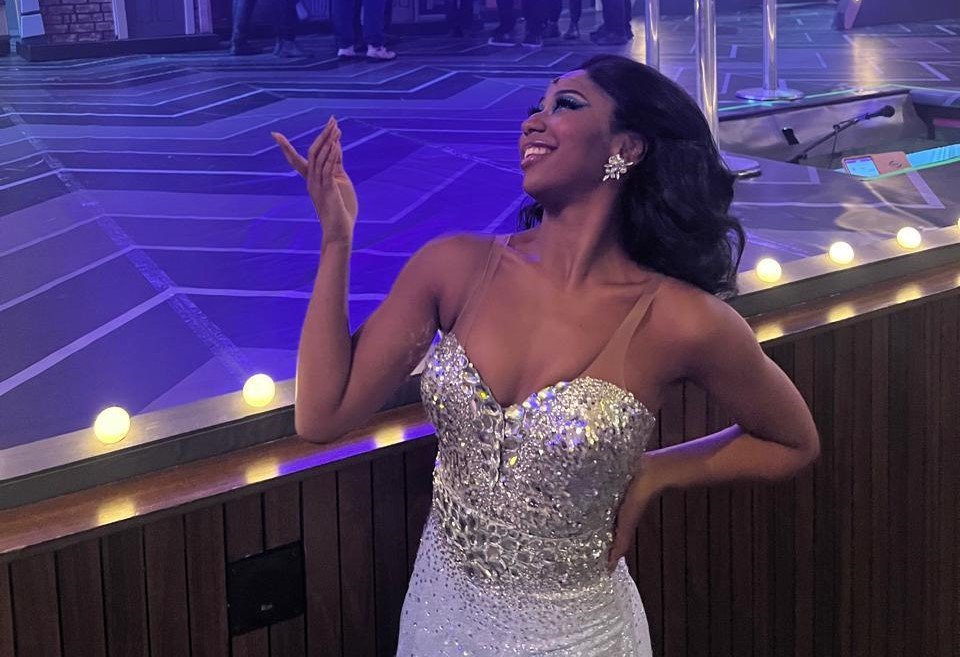 Carol Roberto está nos palcos cariocas em "Hairspray"