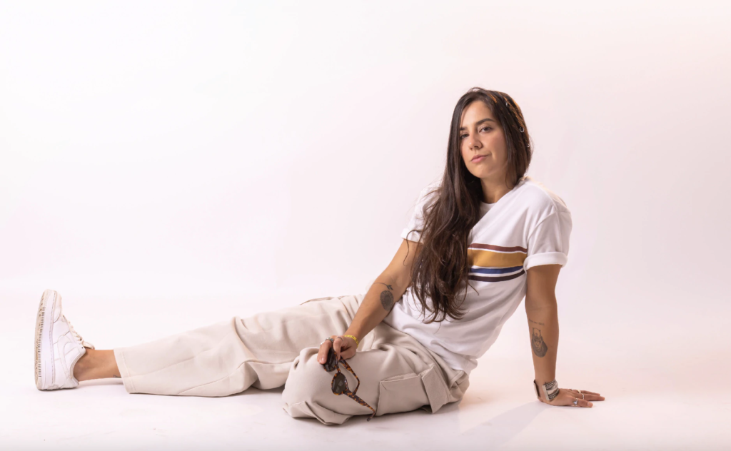 Pris inicia nova era com o single "Discipline"