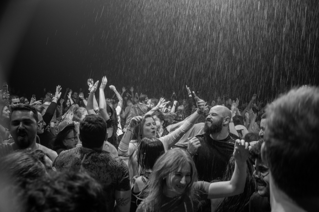 Fuerza Bruta: espetáculo multissensorial argentino chega a São Paulo 