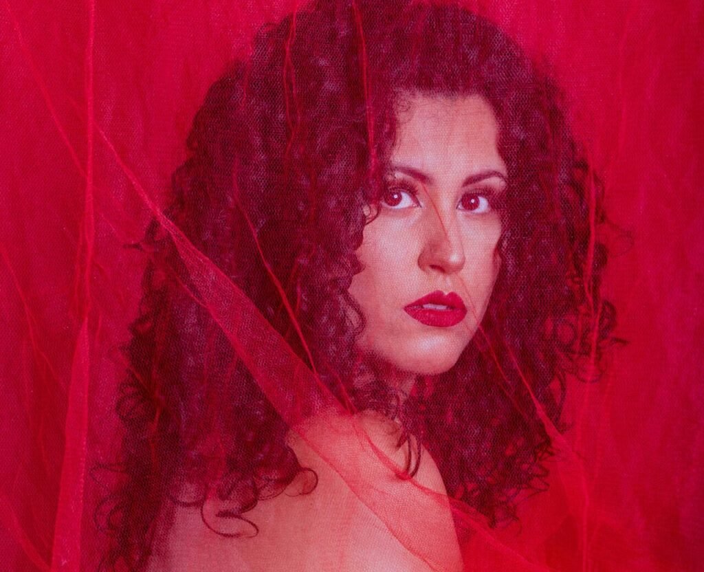 Jéssica Areias homenageia Gal Costa em show no Sesc Pompeia