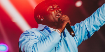 Mesmo com carreira cheia de hits, Akon paga mico com playback no Rock in Rio | Foto: Divlulgação/Oxidani