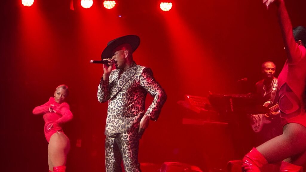 Ne-Yo revive clássicos e encanta público com show em São Paulo