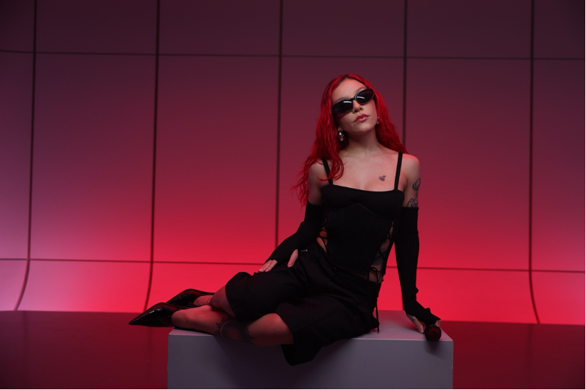 Priscilla lança visuais filmados na Vevo Studios dos EUA